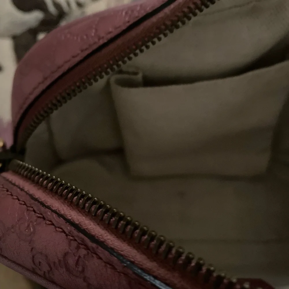 Gucci Crossbody - Picture 10 of 10